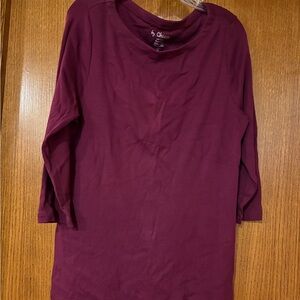 Chico's Women's 3/4 Length Sleeve Top in Burgundy